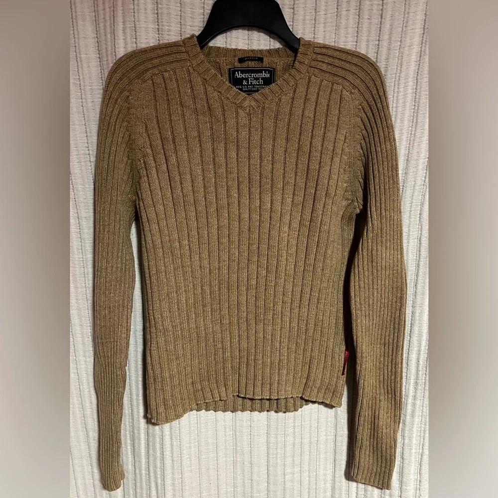 Abercrombie & Fitch Men's Tan V-Neck Sweater - Picture 1 of 4